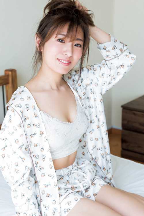 Yumeno Shirato 白戸ゆめの, Young Jump 2022 No.27 (ヤングジャンプ 2022年27号)