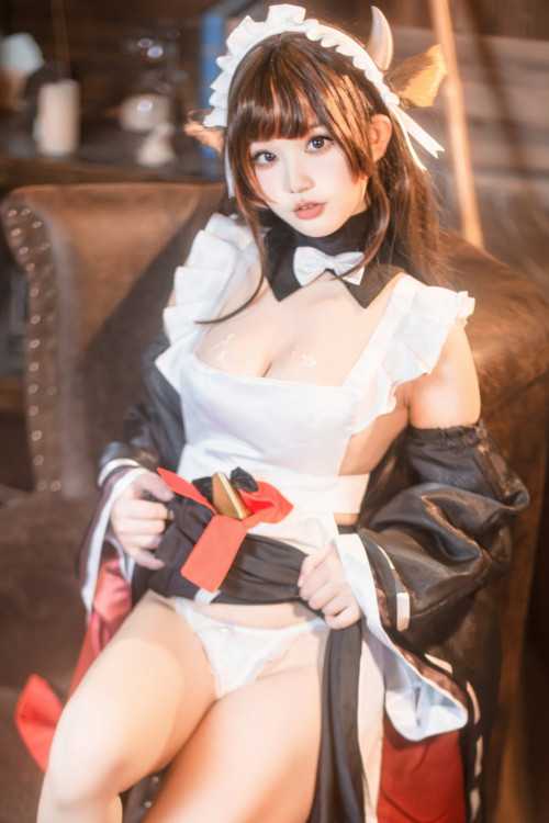 Cosplay 七七娜娜子 牛牛女仆