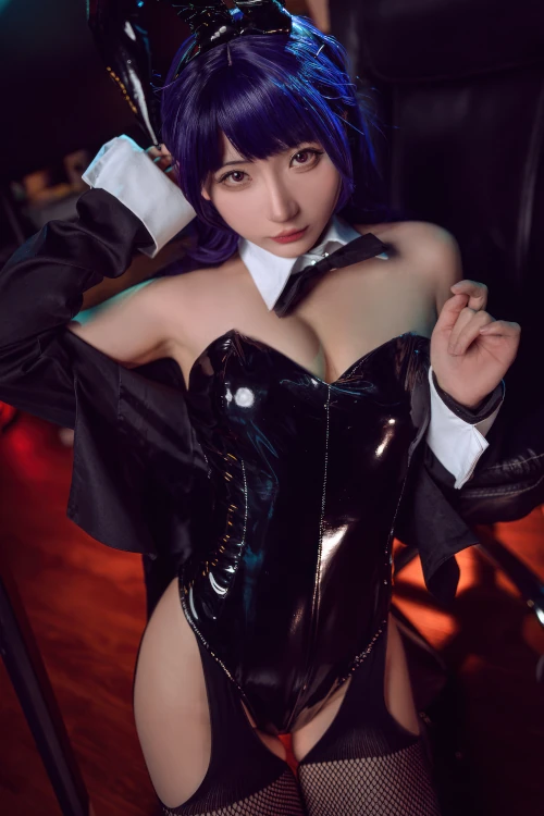 Cosplay 是三不是世w 喜多川海梦 紫发兔女郎