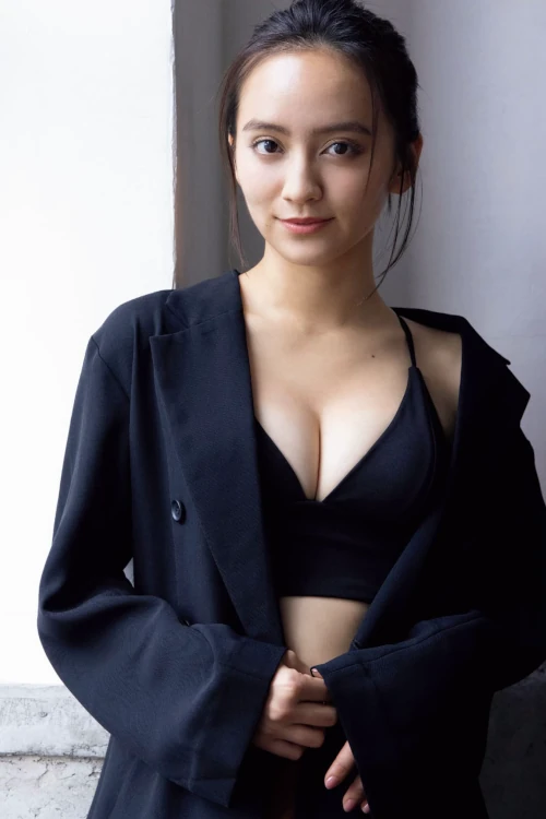 Yui Okada 岡田結実, FRIDAY GOLD 2021